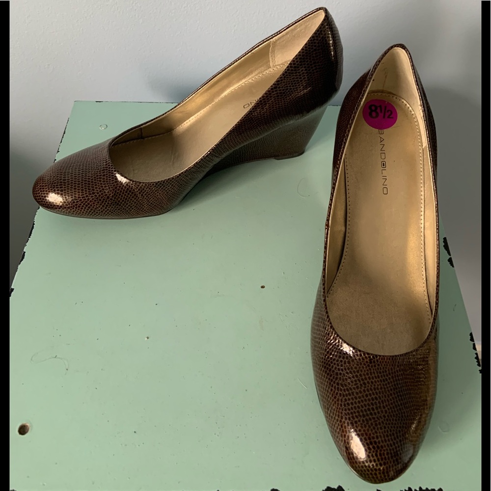 Bandolino Brown Patent Wedge Heels, Sz. 8.5, NWOT